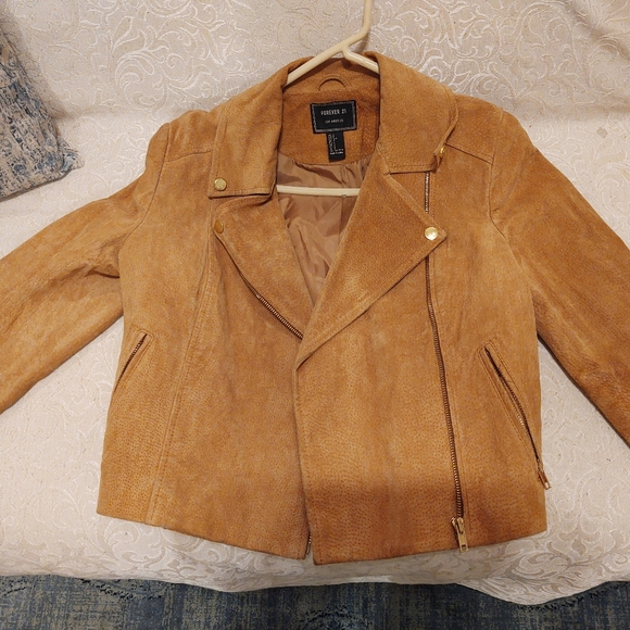 Forever 21 Cropped Fitted Suede Motorcycle Jacket in Tan/Camel - Picture 10 of 14